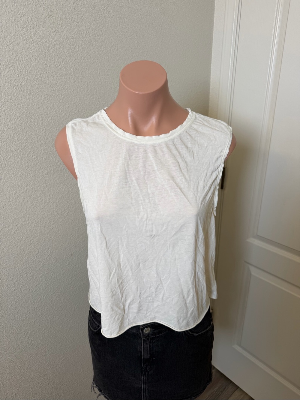 lululemon athletica White Crewneck Sleeveless Tank